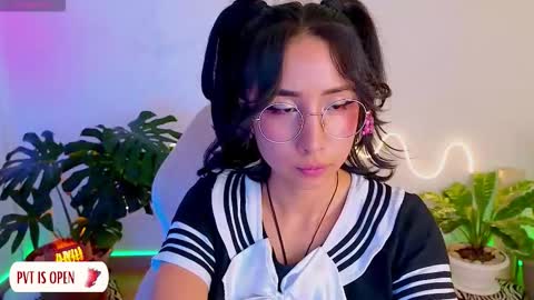 Snapshot of evelyn_chelle chatting on October 9, 11:54 pm Im Eve or Chelle Next Stream 191224 online show from October 9, 11:54 pm