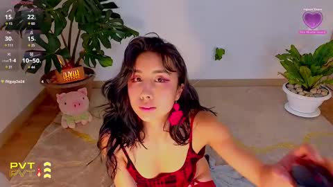 Snapshot of evelyn_chelle chatting on February 17, 10:16 pm Im Eve or Chelle Next Stream 191224 online show from February 17, 10:16 pm
