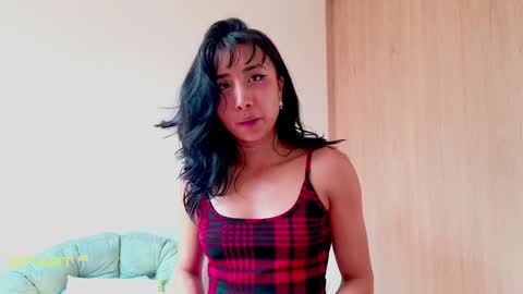 Snapshot of evelyn_chelle chatting on January 17, 7:27 pm Im Eve or Chelle Next Stream 191224 online show from January 17, 7:27 pm