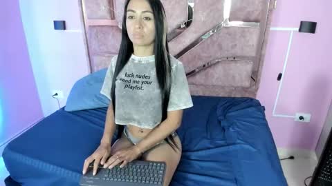 evelyn_lovv online show from March 21, 3:34 am