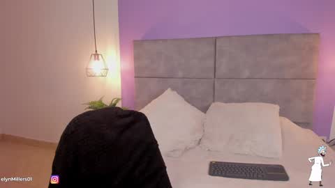 Snapshot of evelyn_millers_11 chatting on January 26, 3:06 am Evelyn online show from January 26, 3:06 am