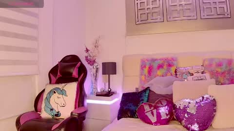 EvelynaGrey online show from March 19, 9:15 am