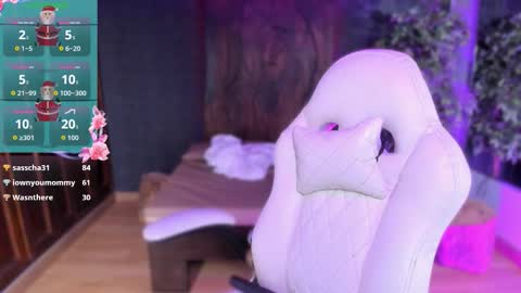  Evelyn  online show from December 18, 11:49 am