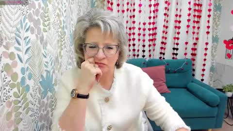 Snapshot of evelynblissful chatting on February 18, 5:09 am Evelyn online show from February 18, 5:09 am
