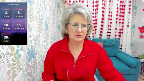 Snapshot of evelynblissful chatting on February 17, 6:31 am Evelyn online show from February 17, 6:31 am