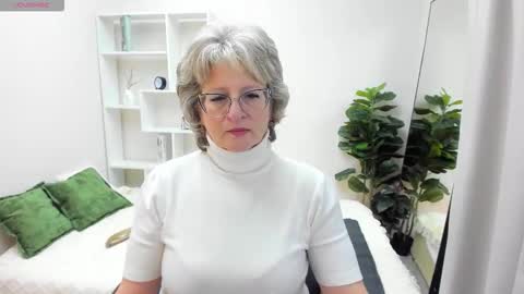 Snapshot of evelynblissful chatting on October 13, 5:09 am Evelyn online show from October 13, 5:09 am
