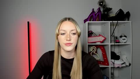evelynblond online show from May 5, 12:33 pm
