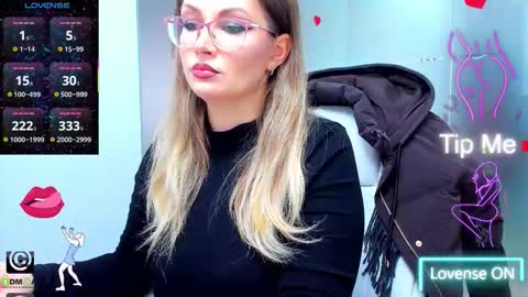 evelyne_rose online show from February 24, 6:16 am