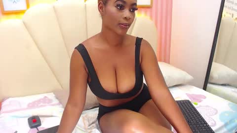 Snapshot of evelynheather_ chatting on October 16, 7:30 am Saray online show from October 16, 7:30 am