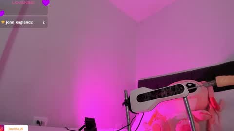 LAURA SOFIA  INDEPENDENT MODEL FOLLOW ME NOW ALMOST 10000 FOLLOWERS online show from May 3, 10:27 pm