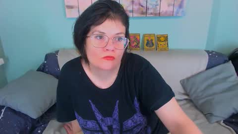 Everly online show from February 11, 4:00 pm