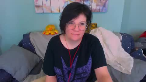 Everly online show from February 13, 6:17 am