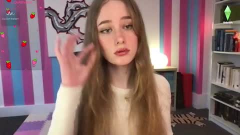 Evie3 online show from July 29, 8:20 pm