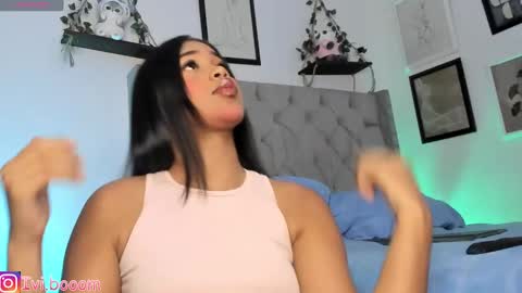 Snapshot of evieh1_ chatting on March 1, 8:32 pm Ivi Alejandra online show from March 1, 8:32 pm