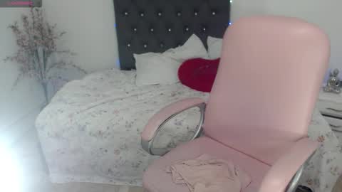 Pamela  online show from November 15, 8:10 pm