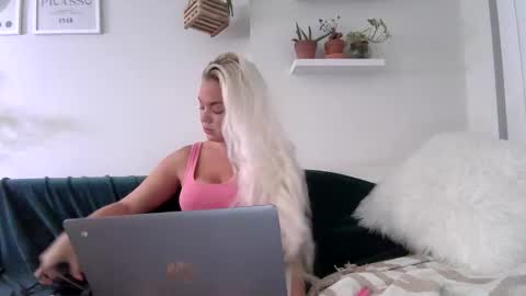 Badblondebunny online show from April 8, 12:24 am