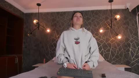 Snapshot of evolette_angels chatting on September 16, 9:29 pm EVOLETTE ANGELS online show from September 16, 9:29 pm