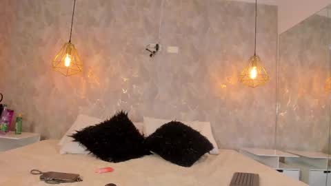 Snapshot of evolette_angels chatting on September 25, 9:55 pm EVOLETTE ANGELS online show from September 25, 9:55 pm