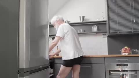 Naaktloper online show from April 8, 12:52 pm