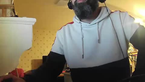 Snapshot of exibdevil chatting on December 8, 8:36 pm Gio online show from December 8, 8:36 pm