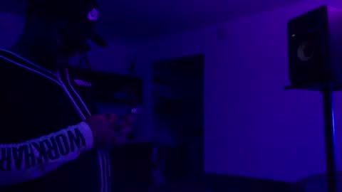 ExoticFreak666 online show from April 20, 7:11 am