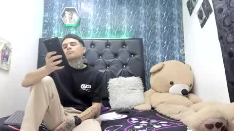 exotichot_couple online show from December 13, 9:54 pm