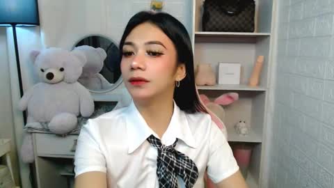 exotictssavie online show from February 10, 1:22 pm