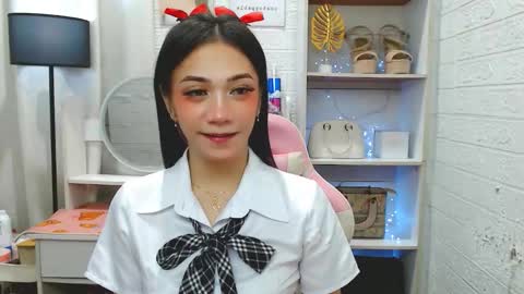 exotictssavie online show from October 14, 6:22 pm