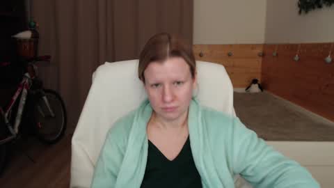 Crystal online show from December 3, 5:28 pm