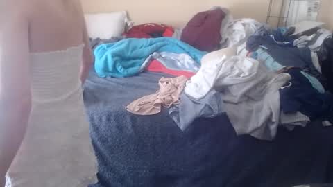 eyeswall0w online show from September 27, 2:59 pm