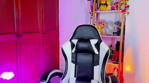 Emily online show from November 27, 6:15 pm