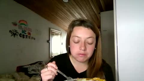 Snapshot of ezlngirl chatting on October 20, 6:46 pm Aimee online show from October 20, 6:46 pm