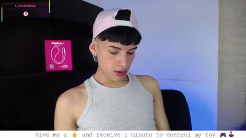 Snapshot of ezra_storm chatting on October 5, 5:49 am Juan online show from October 5, 5:49 am
