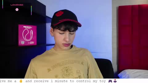 Snapshot of ezra_storm chatting on September 25, 5:47 am Juan online show from September 25, 5:47 am