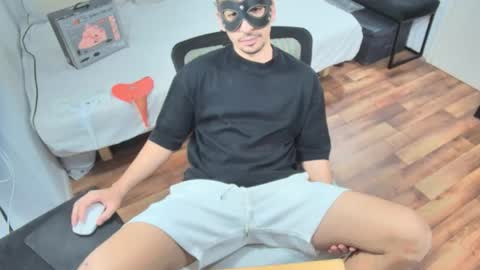 fabiano_hernandes30 online show from May 13, 7:01 pm
