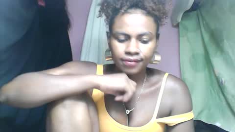 Fabriola9794 online show from April 11, 7:40 pm