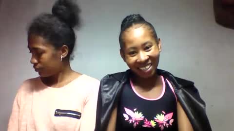 faiqua95 online show from May 10, 10:10 am