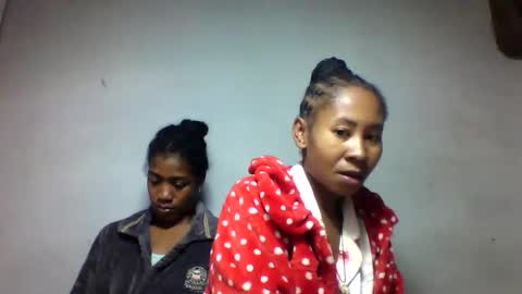faiqua95 online show from May 15, 6:48 pm