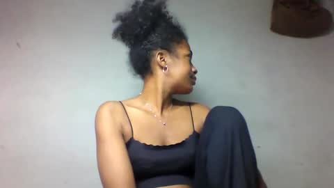 faiqua95 online show from May 26, 10:49 pm
