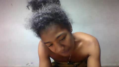 faiqua95 online show from May 27, 3:31 pm