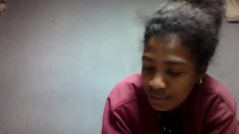 faiqua95 online show from May 6, 8:53 am
