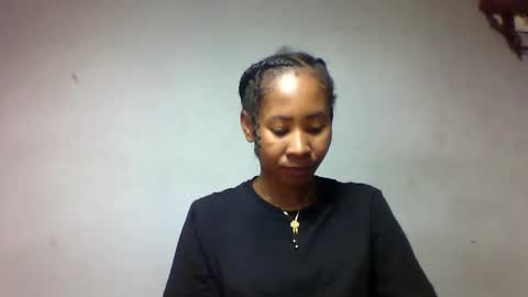 faiqua95 online show from May 21, 9:49 am