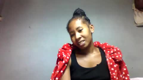 faiqua95 online show from May 7, 8:54 am