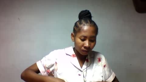 faiqua95 online show from May 14, 6:39 pm