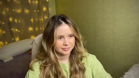 Snapshot of fairyilona chatting on January 10, 12:04 pm Ilona online show from January 10, 12:04 pm