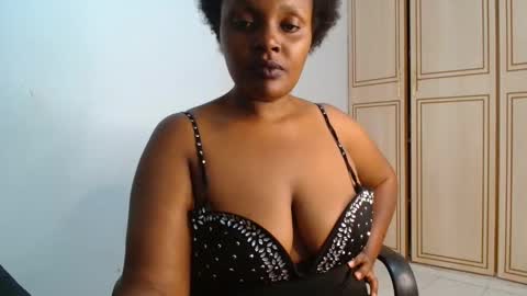 raysa4421 online show from May 11, 2:56 pm