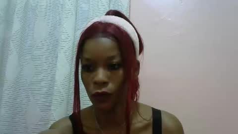 faizah_ online show from April 12, 1:37 pm