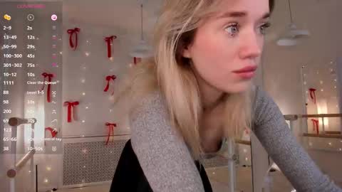 fancyamelia online show from December 22, 5:58 am