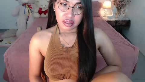 Snapshot of fancylaylaxx chatting on February 6, 6:13 pm Layla online show from February 6, 6:13 pm