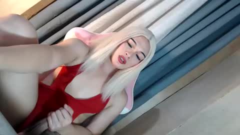 DANIELLA - DONT FORGET TO GIVE ME A THUMBSU UP online show from December 21, 1:06 pm